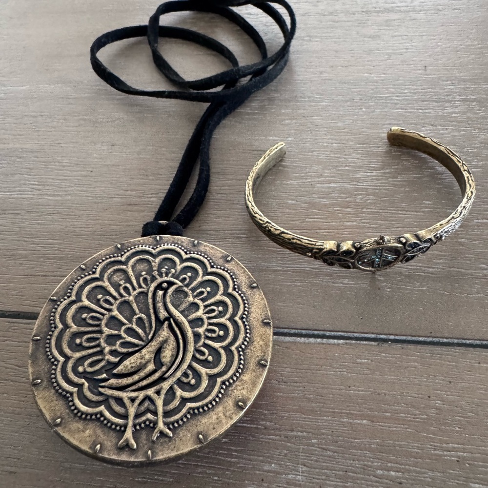 Lucky Brand Gold Pendant Necklace with Bracelet (Set) - Picture 7 of 16